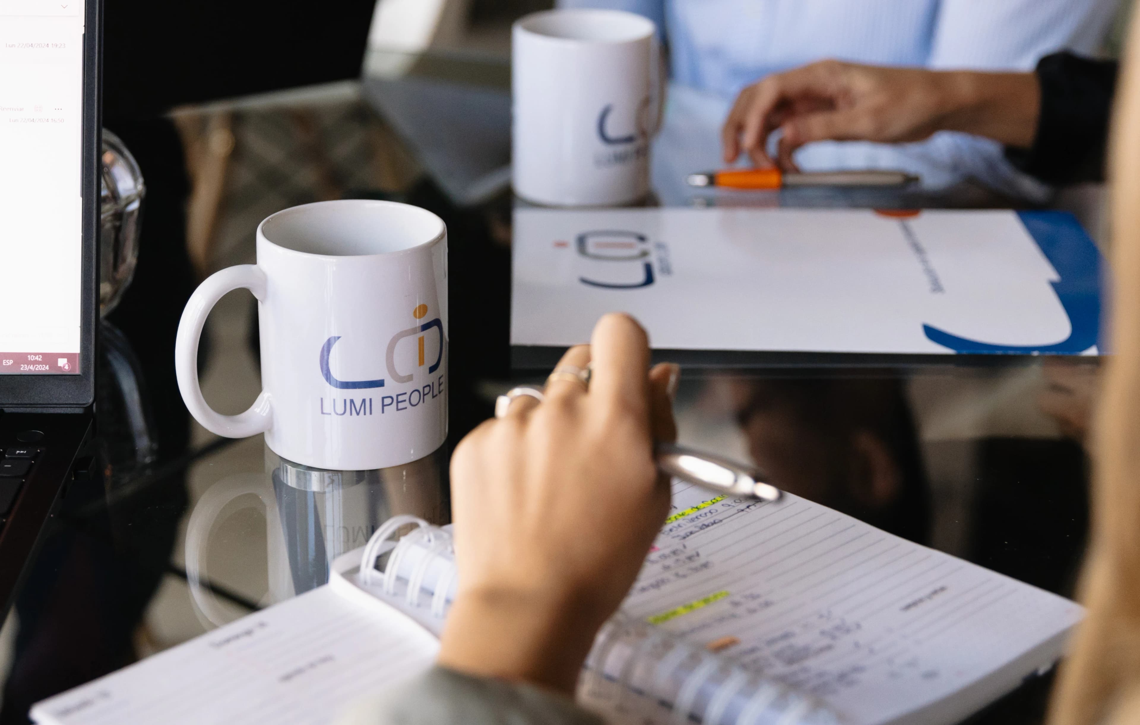 Equipo profesional de Lumi People